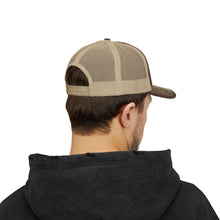 Load image into Gallery viewer, Lion Snapback Trucker Cap